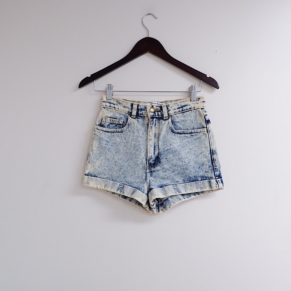 NWOT AMERICAN APPAREL ACID WASH JEAN SHORTS ✌🏻 - Picture 1 of 5